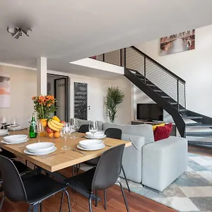Spacious Near Karlin Square , Прага Чехия